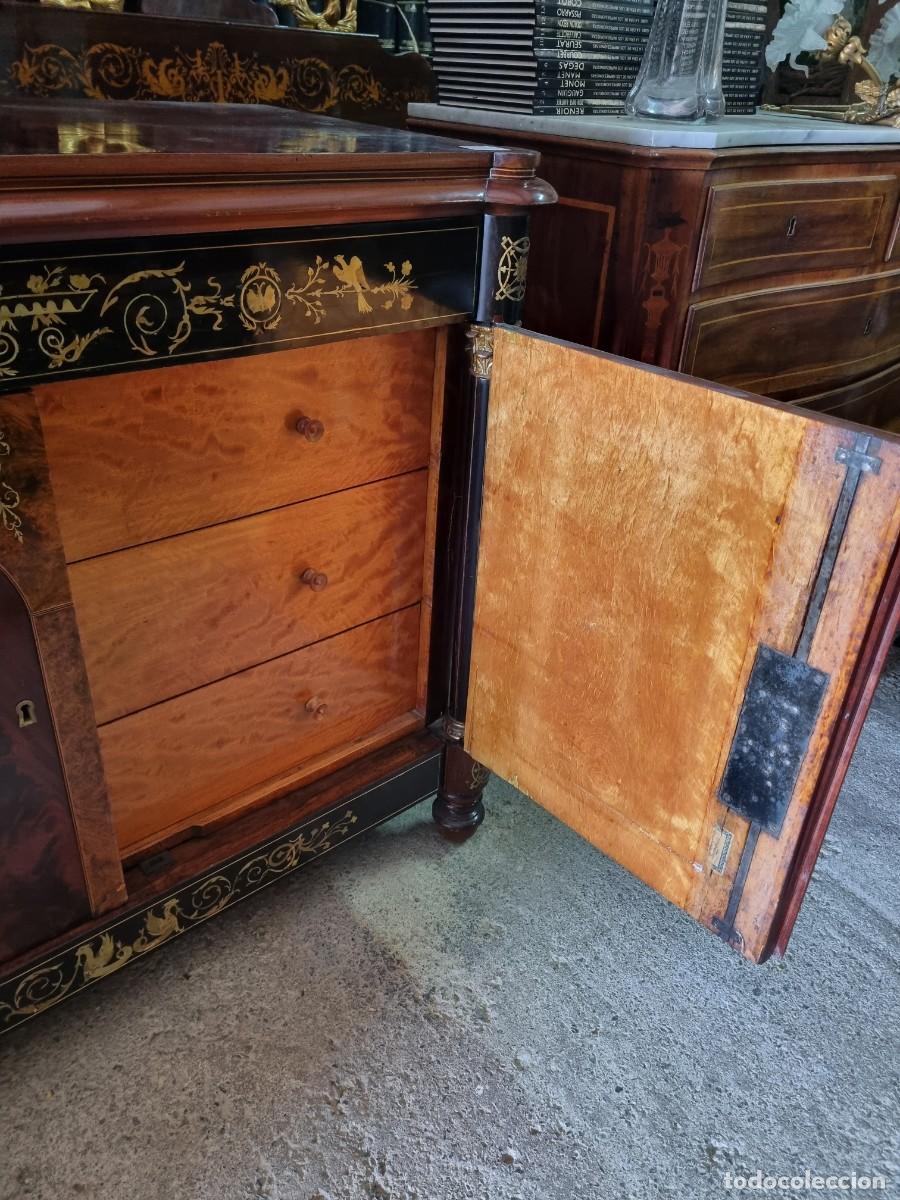 Antig&uuml;edades: C&oacute;moda de sacristia con puertas - Foto 7