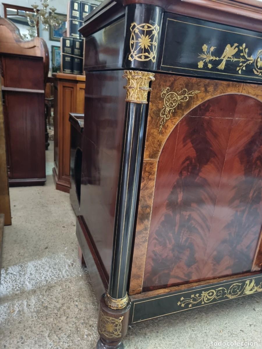 Antig&uuml;edades: C&oacute;moda de sacristia con puertas - Foto 9
