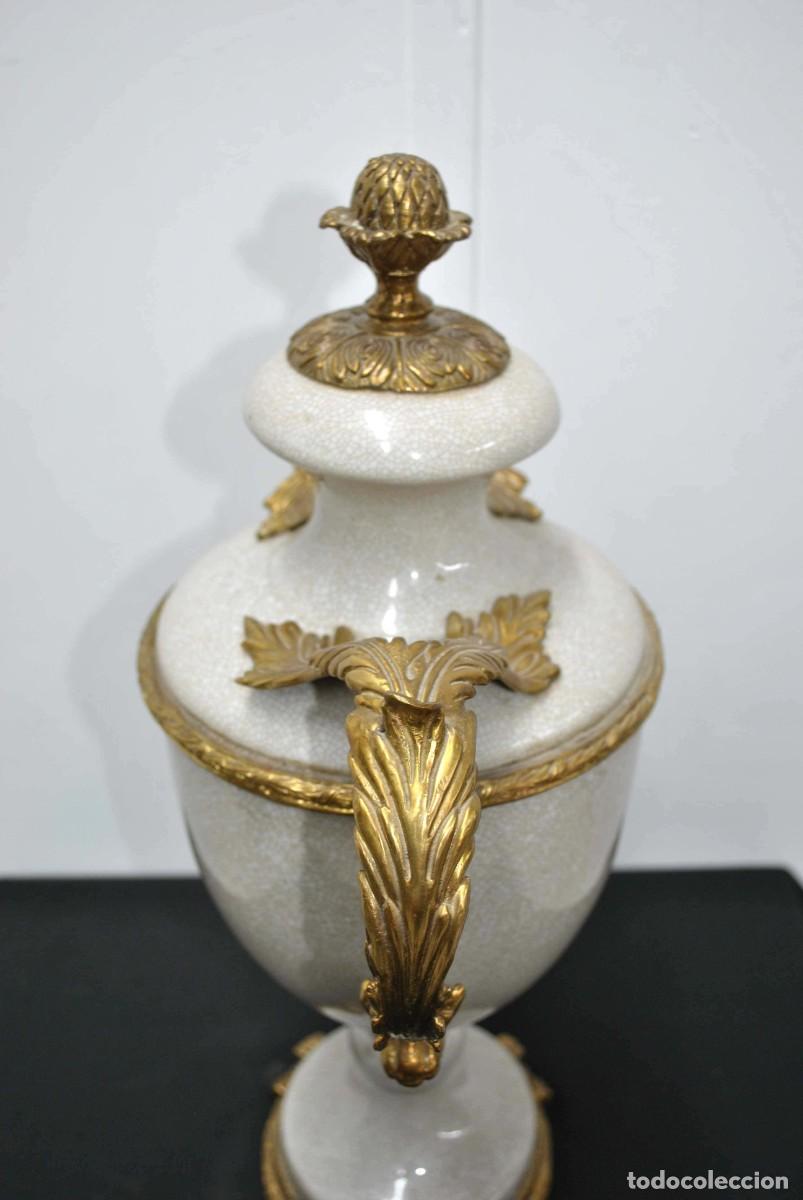 Antig&uuml;edades: JARR&Oacute;N DE CER&Aacute;MICA Y BRONCE DORADO - Foto 5