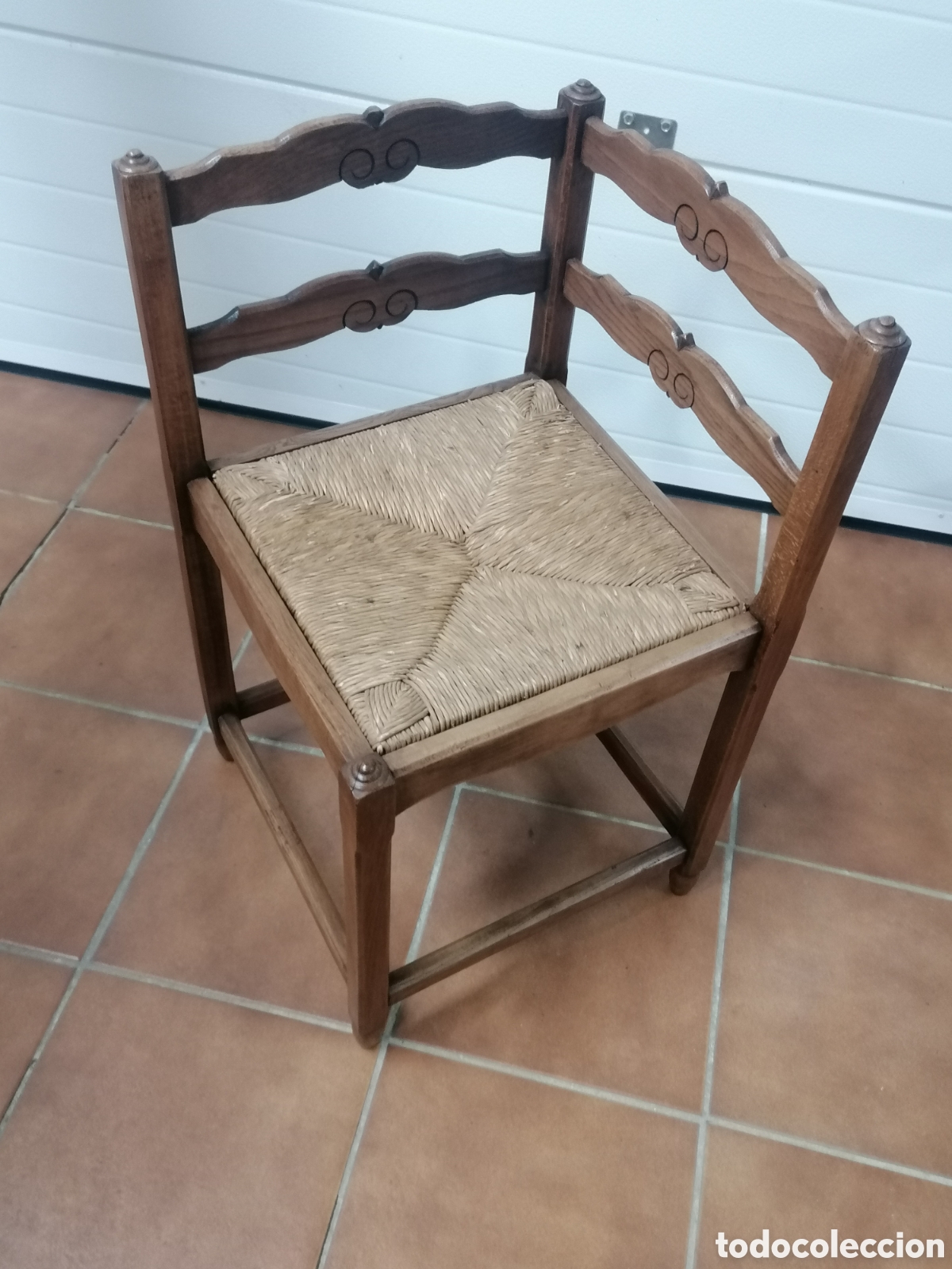 Antig&uuml;edades: Silla rinconera antigua - Foto 2
