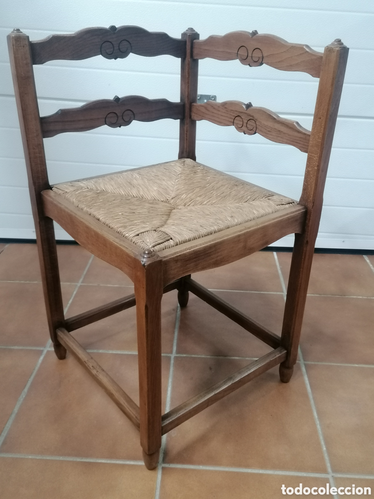 Antig&uuml;edades: Silla rinconera antigua - Foto 1