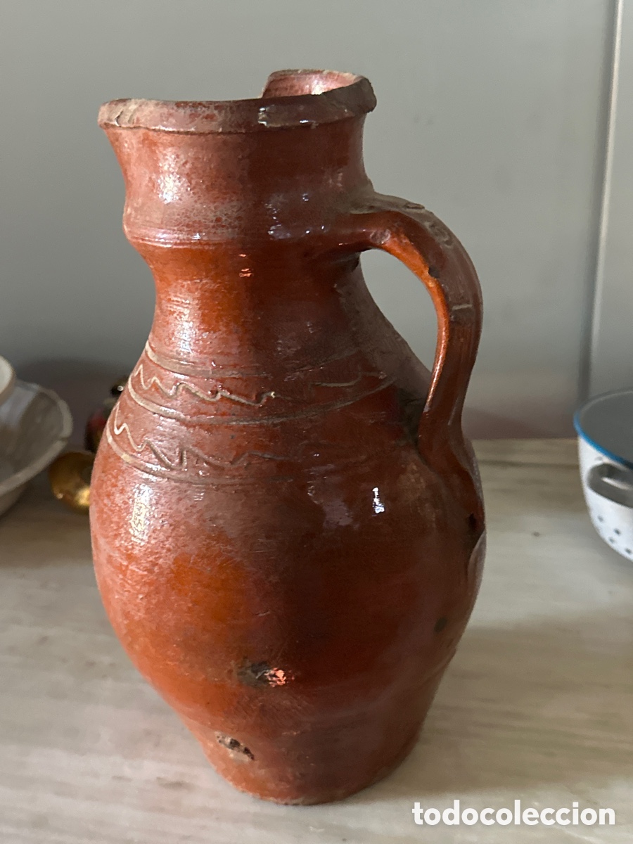 Antig&uuml;edades: Jarra de barro esmaltado de la zona de cuenca - Foto 1