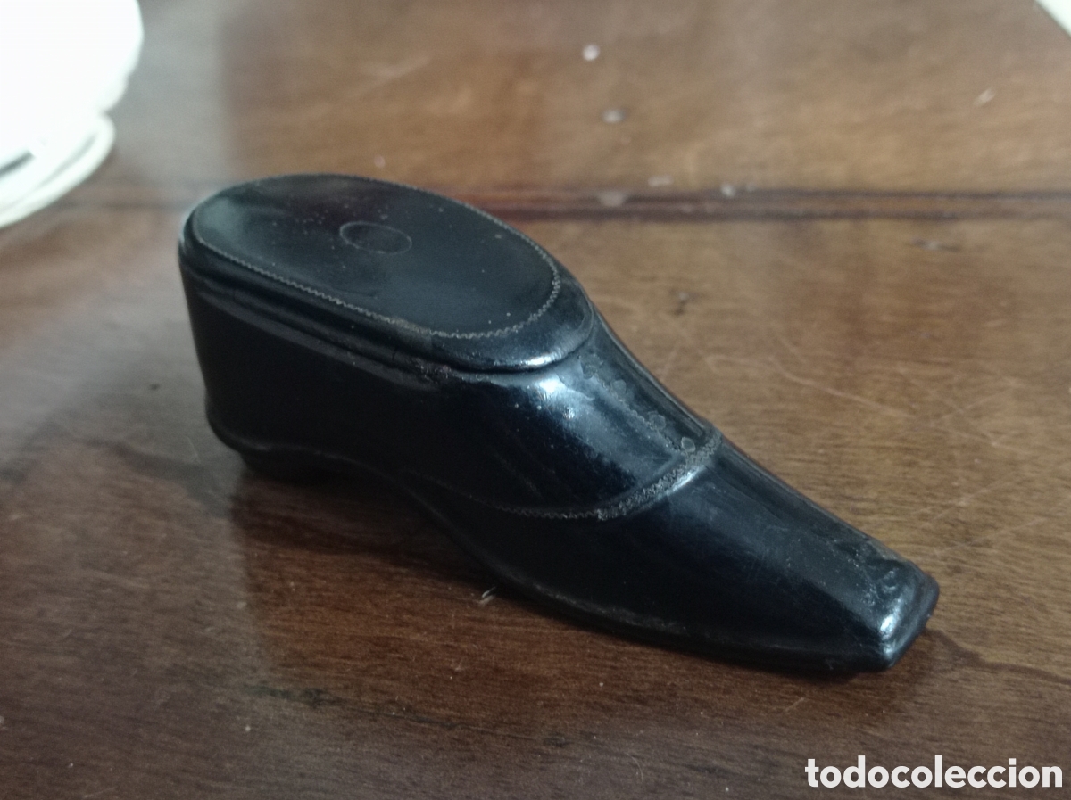 Antig&uuml;edades: Bella caja lacada de rape &bull; zapato bot&iacute;n - Foto 1