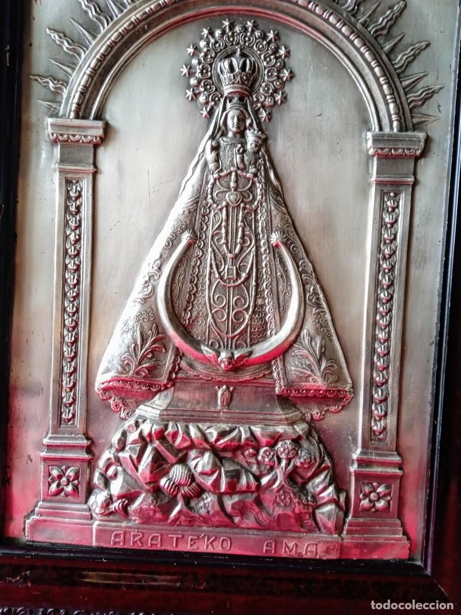Antig&uuml;edades: Cuadro antiguo religioso con Virgen de Arat&eacute;ko en relieve - Foto 2