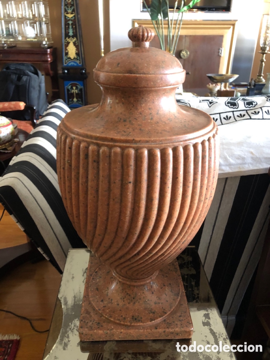 Antig&uuml;edades: 2 antiguos jarrones de resina - Foto 3