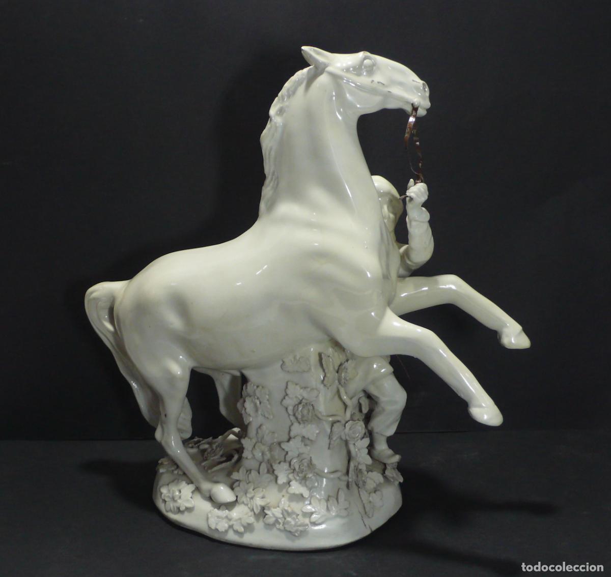 Antig&uuml;edades: ANTIGUO CABALLO EN PORCELANA - Foto 1