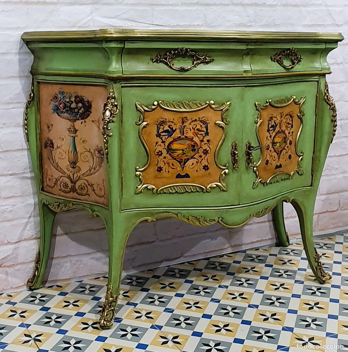 Antig&uuml;edades: C&oacute;moda licorera antigua. - Foto 1