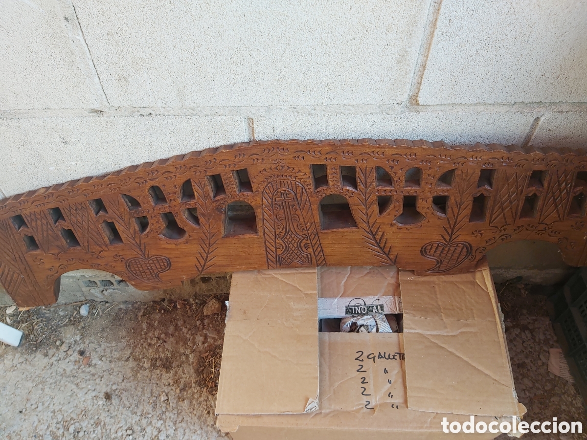 YUGO DE MADERA MUI TALLADO