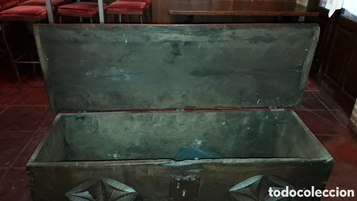 Antig&uuml;edades: BAUL TALLADO EN MADERA NOBLE - Foto 7