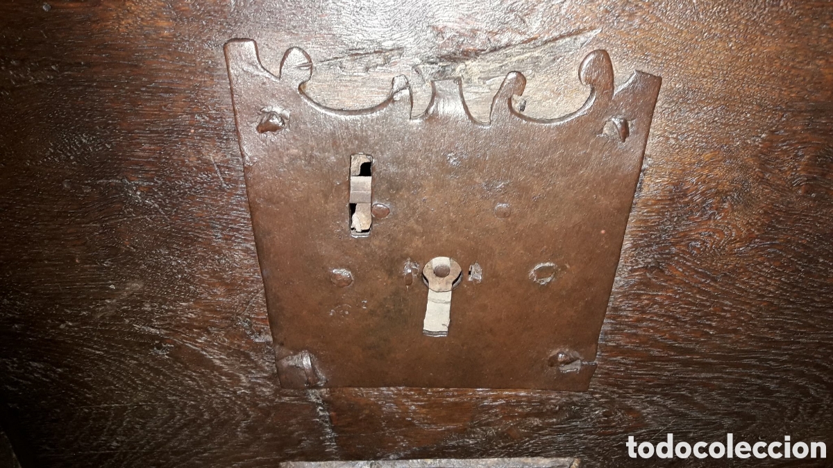 Antig&uuml;edades: BAUL TALLADO EN MADERA NOBLE - Foto 9