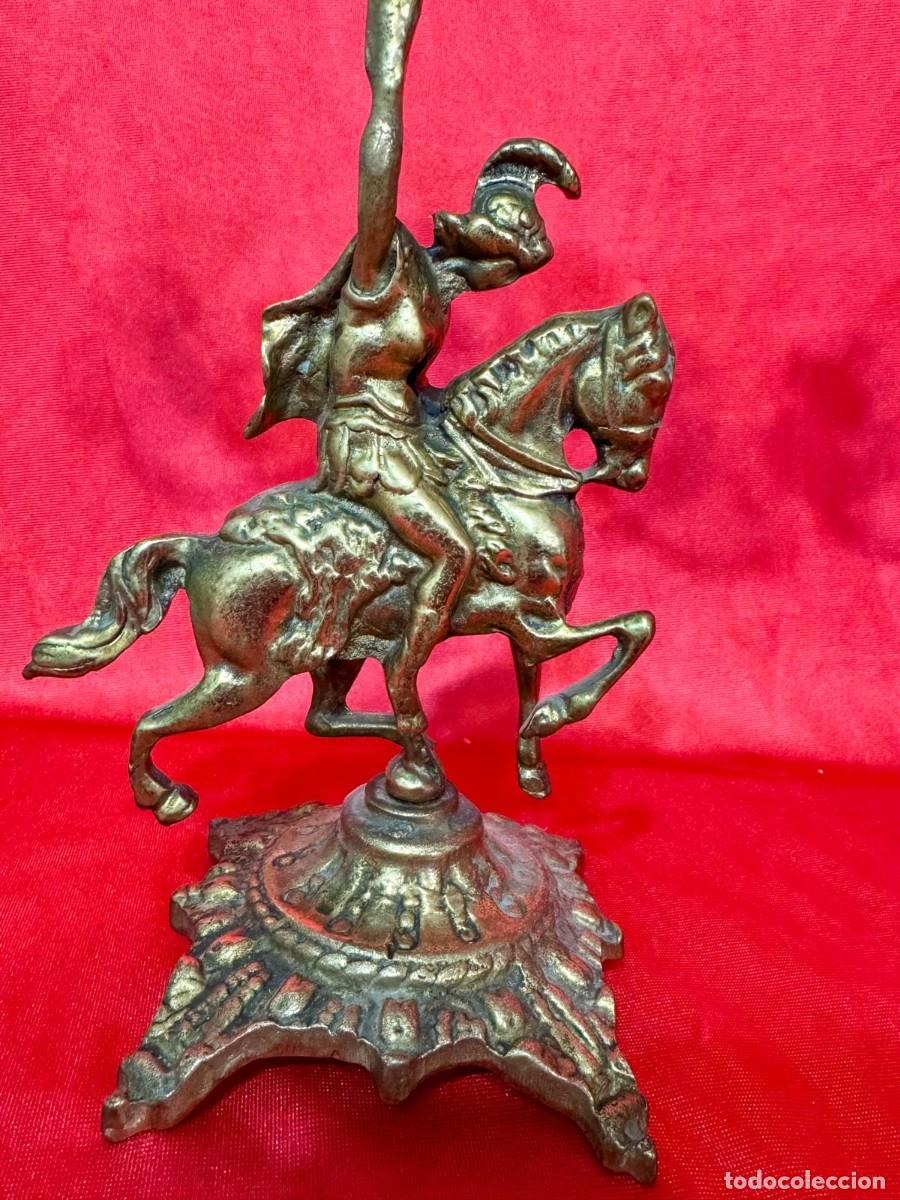 Antig&uuml;edades: Pareja de candelabros de bronce - Foto 2