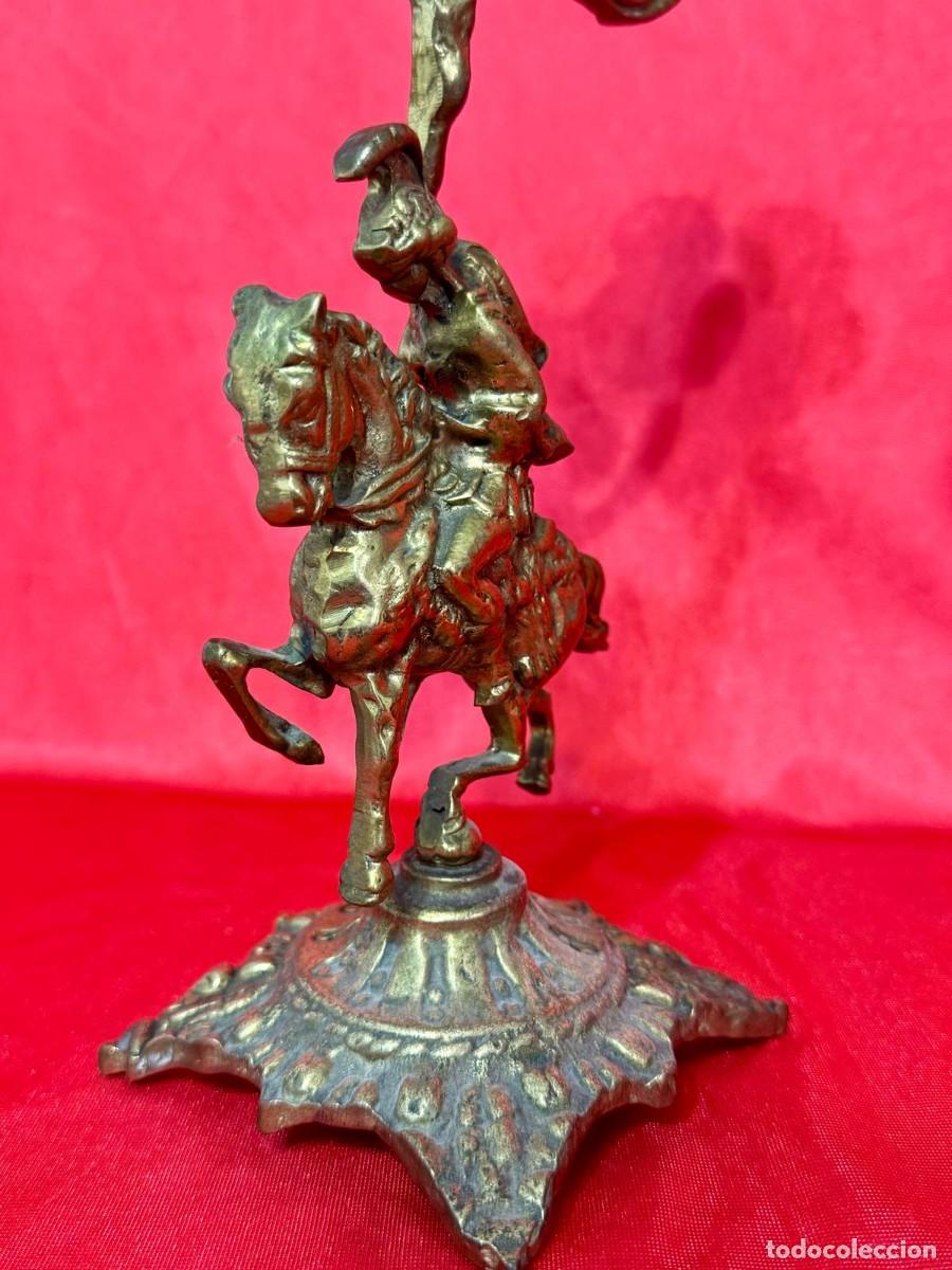Antig&uuml;edades: Pareja de candelabros de bronce - Foto 3