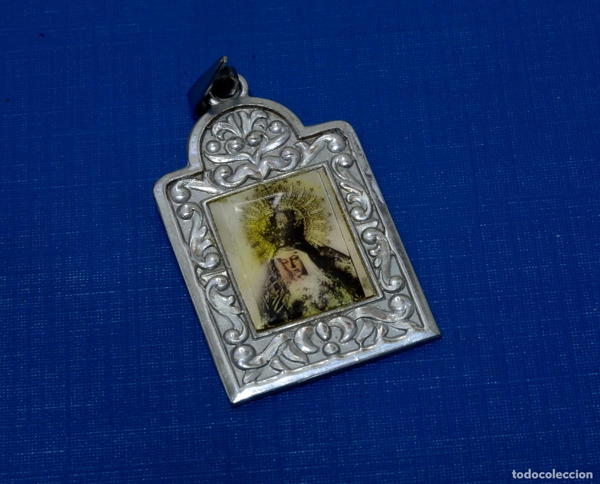 Antig&uuml;edades: MEDALLA CON MARCO PLATEADO VIRGEN CORONADA - Foto 1
