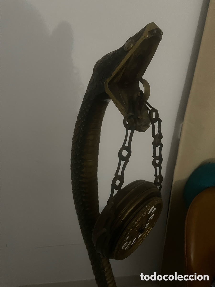 Antig&uuml;edades: Base reloj en forma de serpiente, material bronce - Foto 2