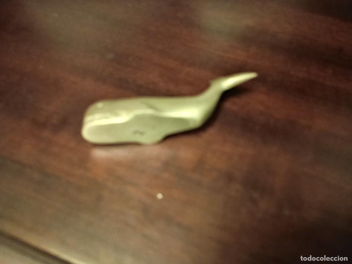 Antig&uuml;edades: pisapapeles de laton macizo - Foto 2