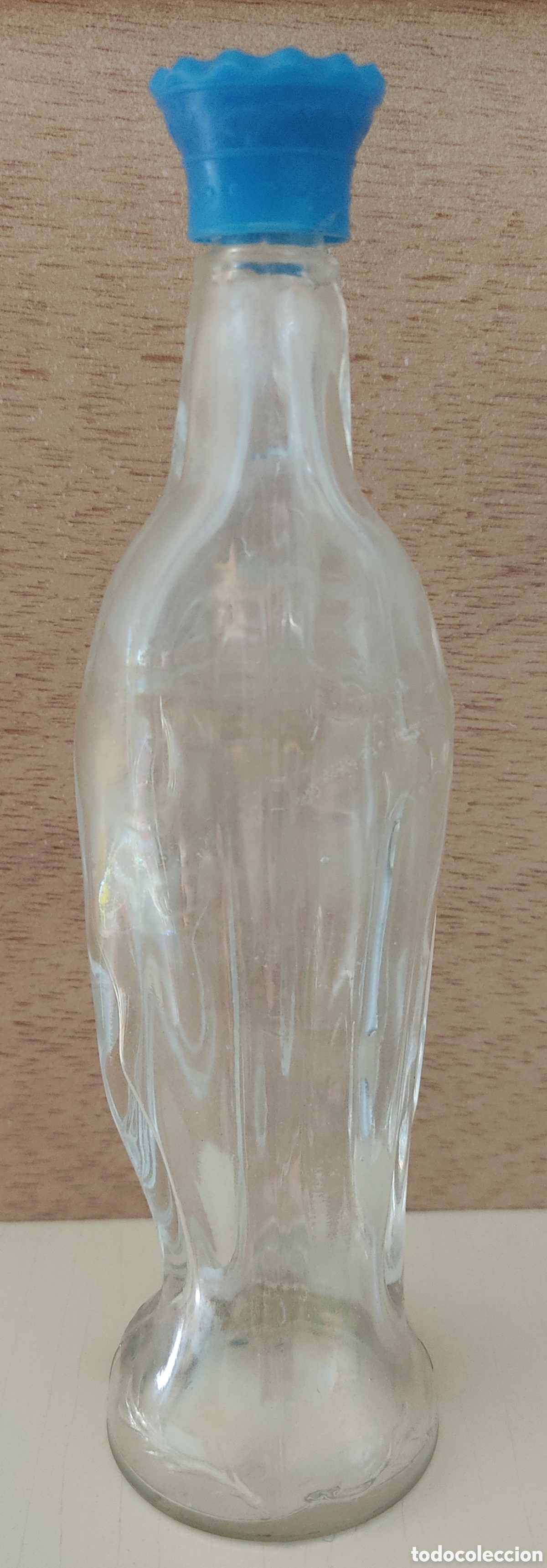 Antig&uuml;edades: Botella cristal agua de Lourdes - Foto 2