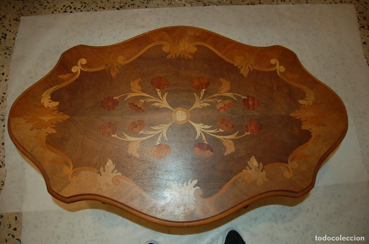 Antig&uuml;edades: Mesa de madera con bonita marqueter&iacute;a. - Foto 2