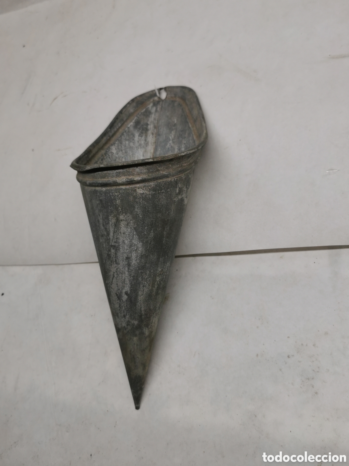 Antig&uuml;edades: Cono jarr&oacute;n zinc para colgar - Foto 4