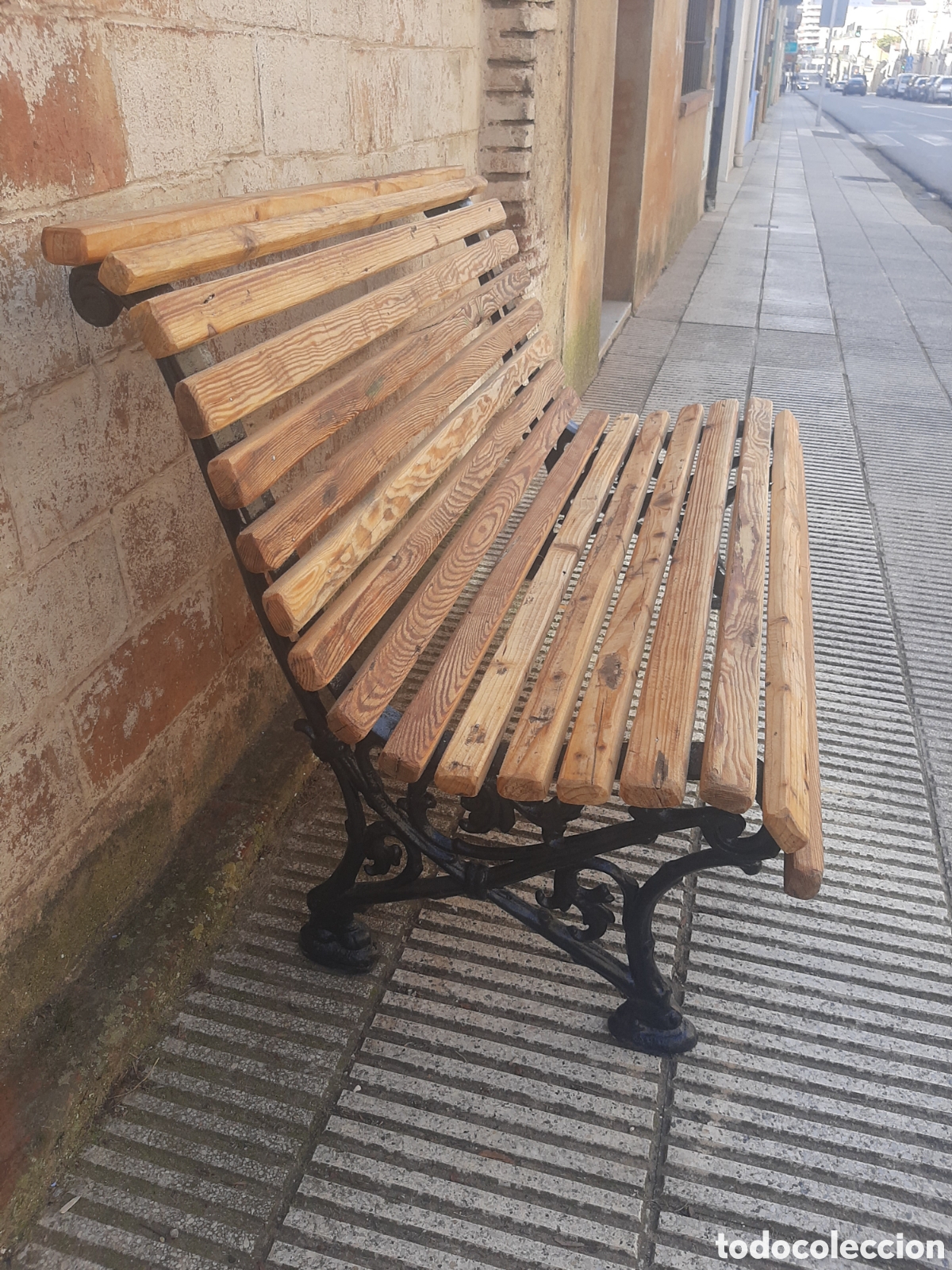 Antig&uuml;edades: Banco peque&ntilde;o antiguo - Foto 4