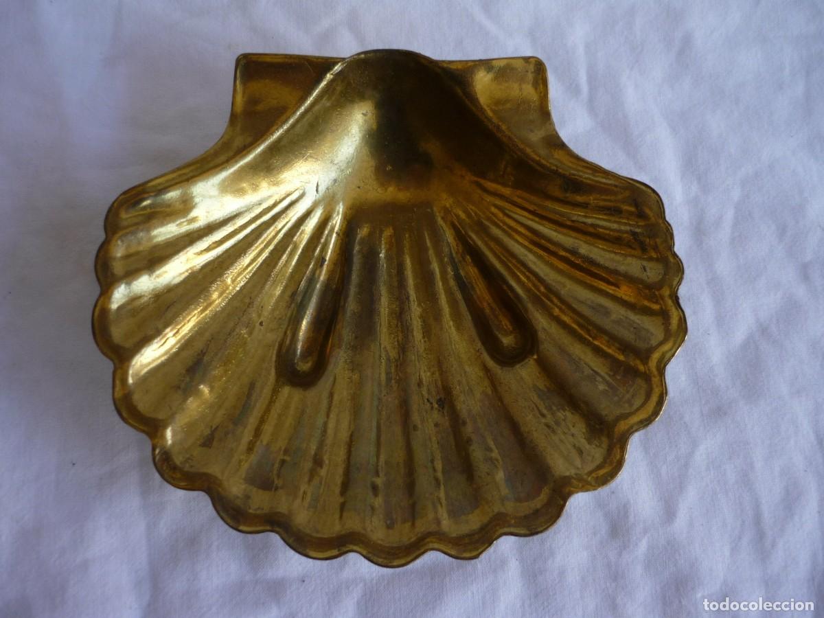 Antig&uuml;edades: Concha de bronce jabonera - Foto 2