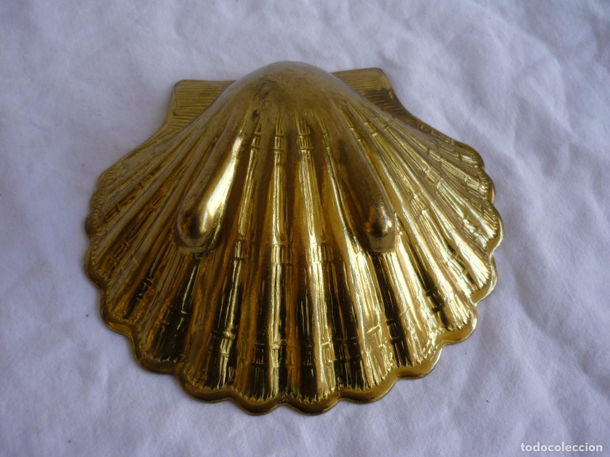 Antig&uuml;edades: Concha de bronce jabonera - Foto 3