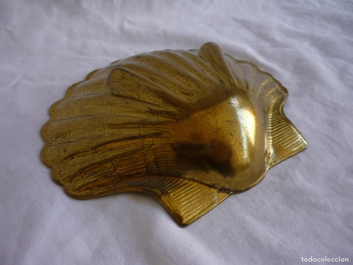 Antig&uuml;edades: Concha de bronce jabonera - Foto 4