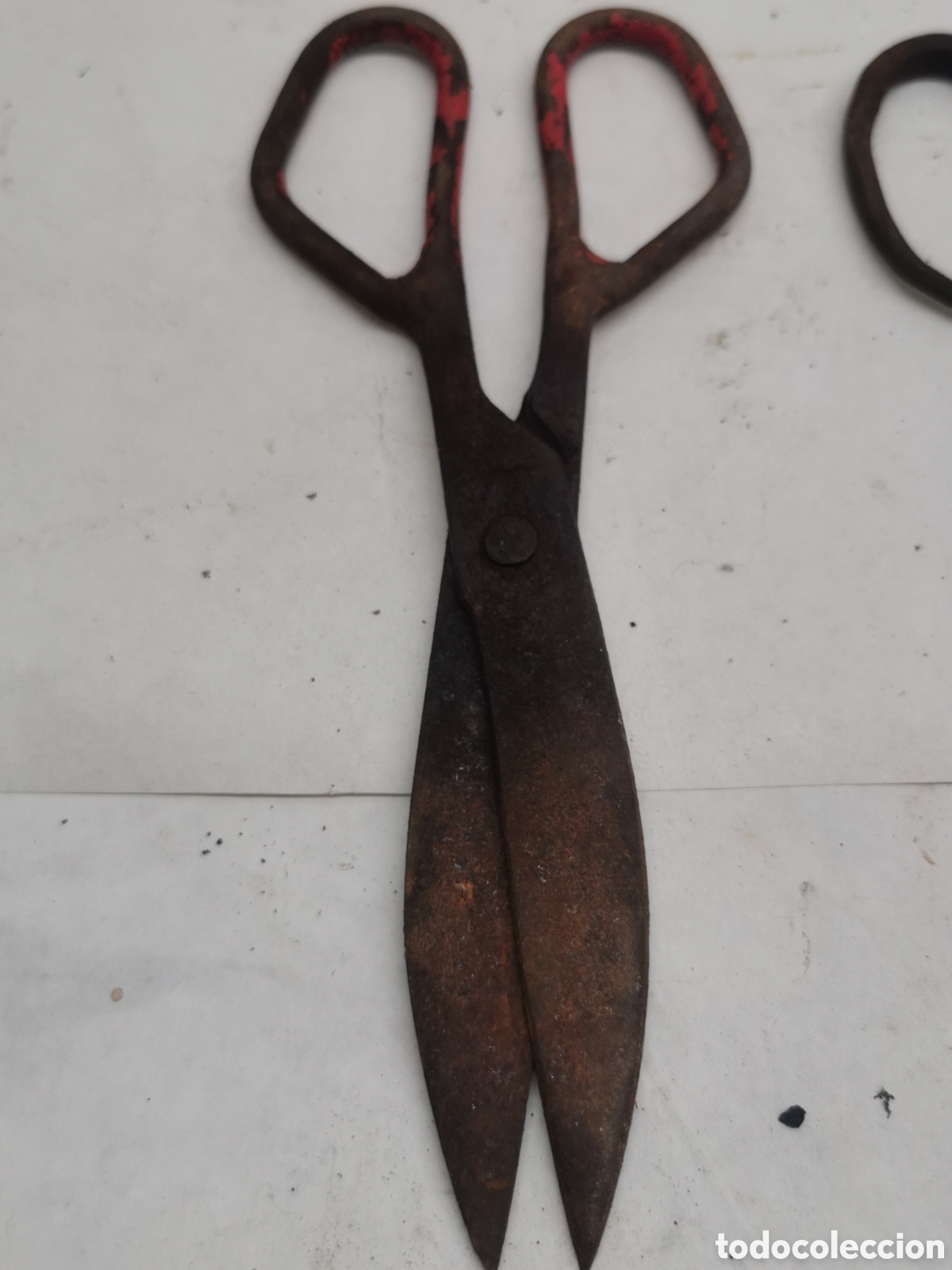 Antig&uuml;edades: 2 tijeras antiguas de hierro - Foto 2