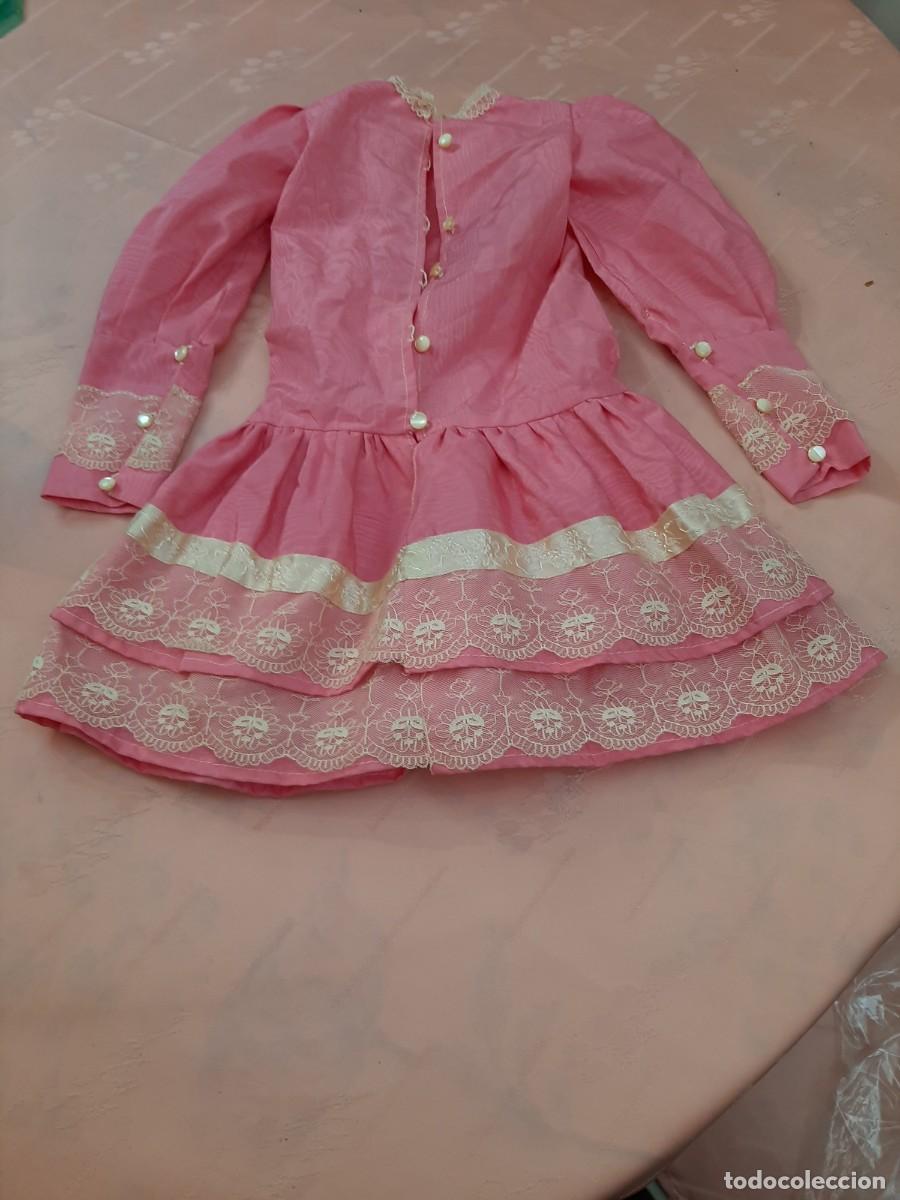 Antig&uuml;edades: VESTIDO DE TELA CON ENCAJE - Foto 2