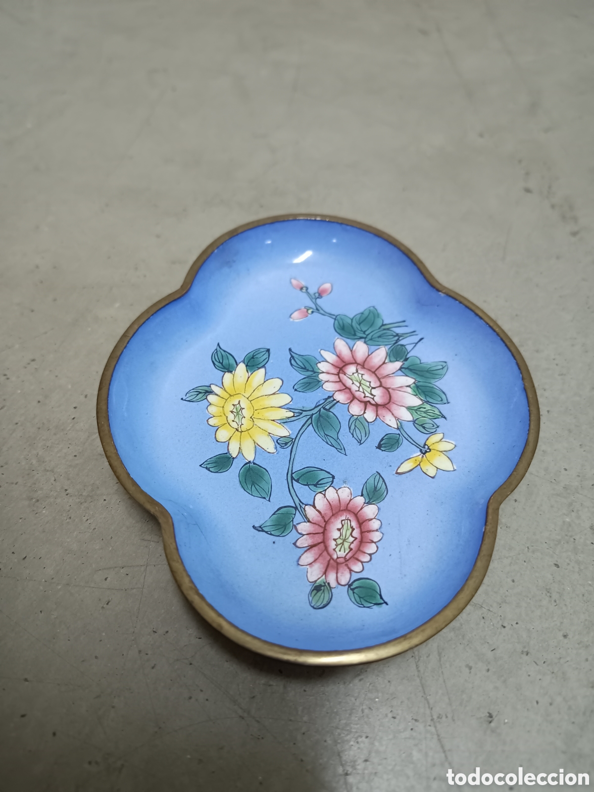 Antig&uuml;edades: PLATO DE LAT&Oacute;N ESMALTADO - Foto 2