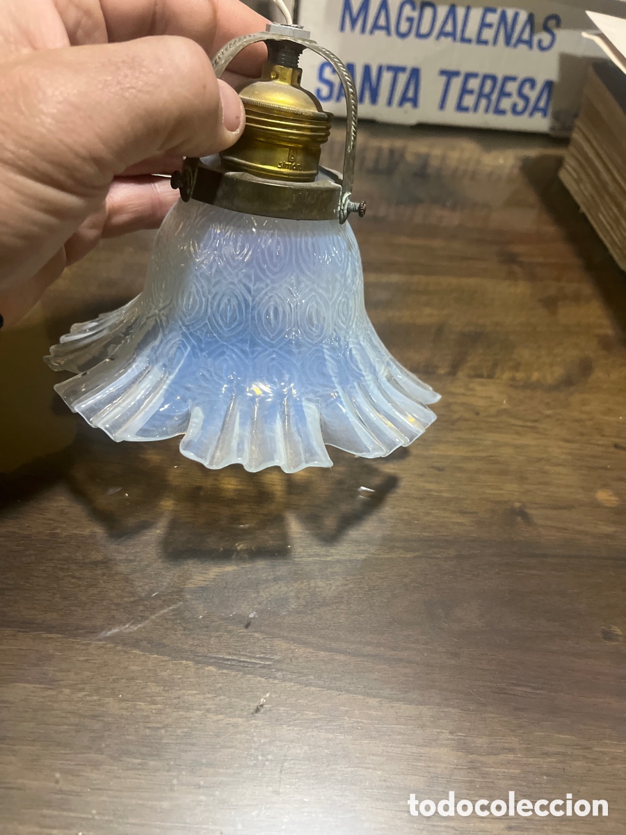 Antig&uuml;edades: L&aacute;mpara con tulipa de Opalina - Foto 1