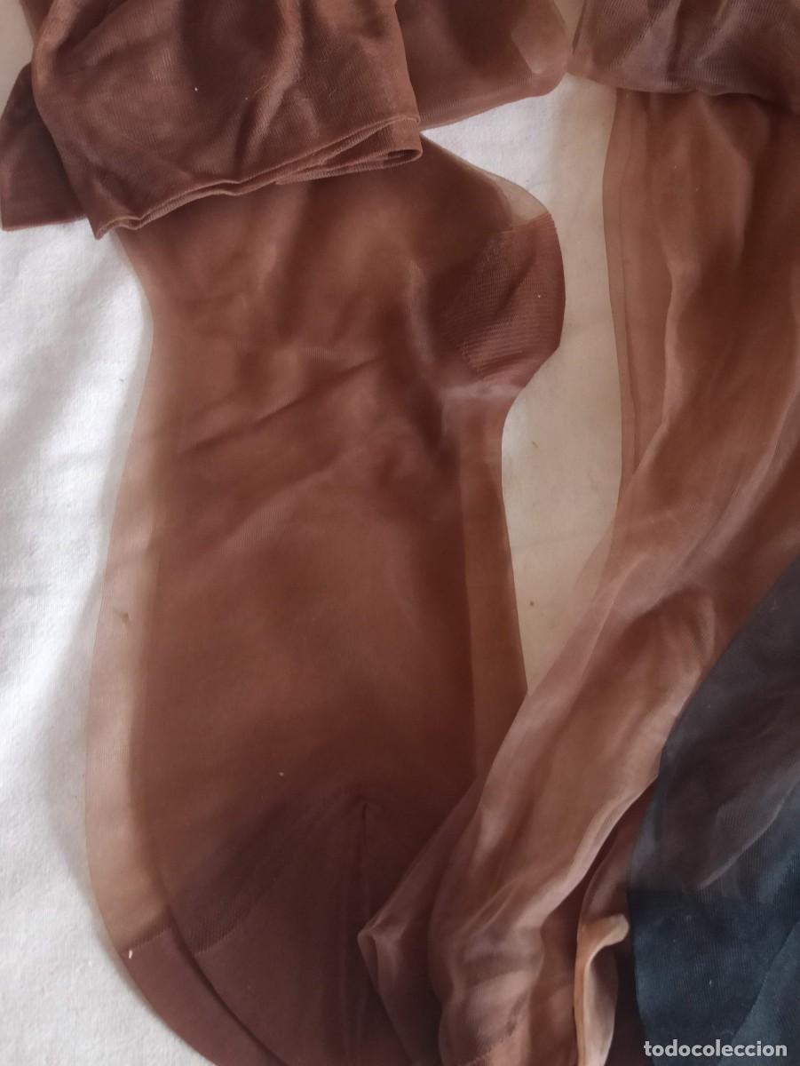 Antig&uuml;edades: Lote medias de nylon - Foto 2
