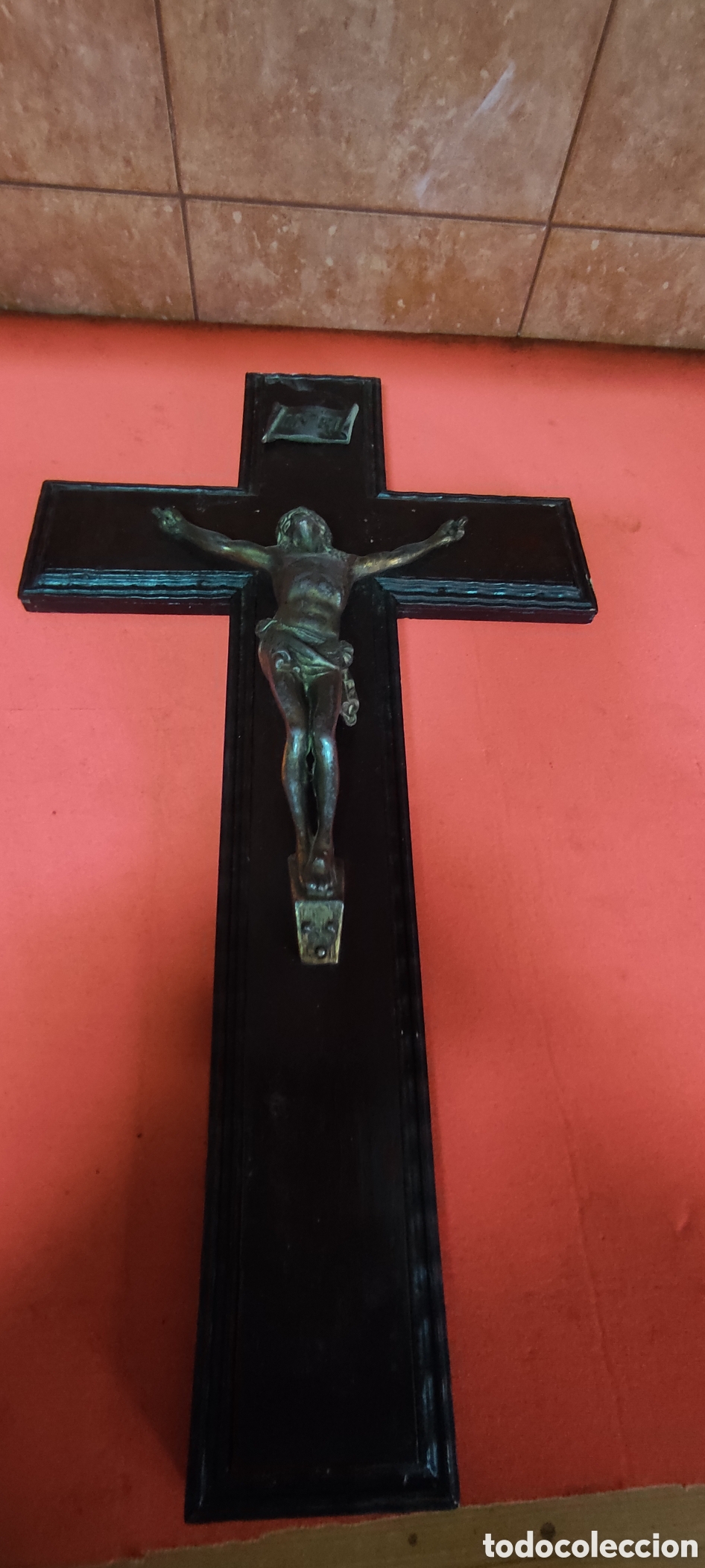 Antig&uuml;edades: Antiguo crucifijo madera y bronce - Foto 2