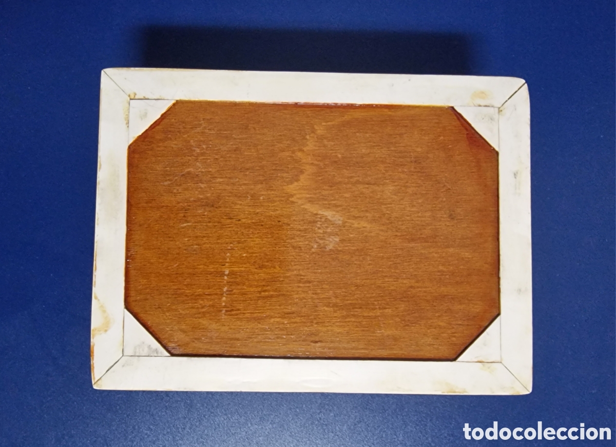 Antig&uuml;edades: Caja de madera adornada con taracea - Foto 5