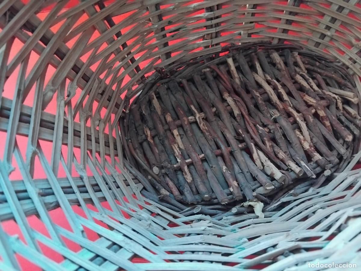 Antig&uuml;edades: Cesta de mimbre antigua - Foto 4