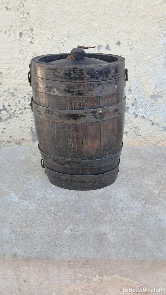 Antig&uuml;edades: Cantimplora de madera catalana carretell - Foto 1