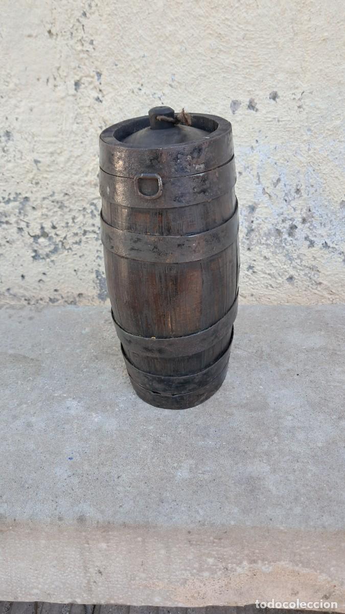 Antig&uuml;edades: Cantimplora de madera catalana carretell - Foto 2