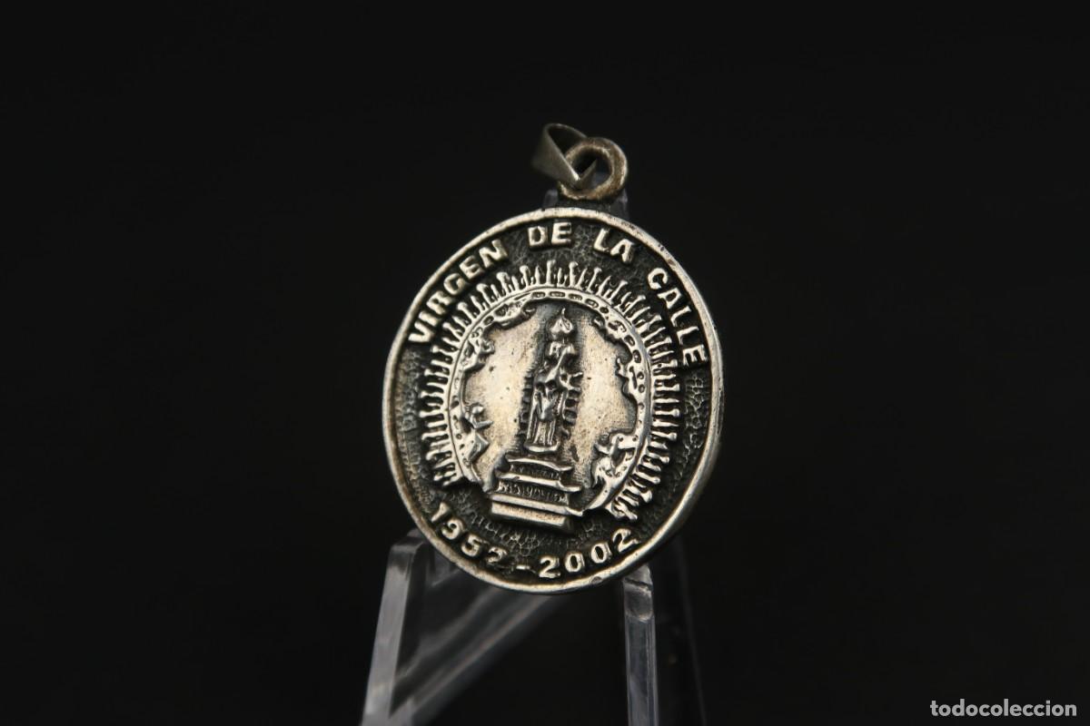 Antig&uuml;edades: Antigua Medalla Religiosa de Plata - Foto 2