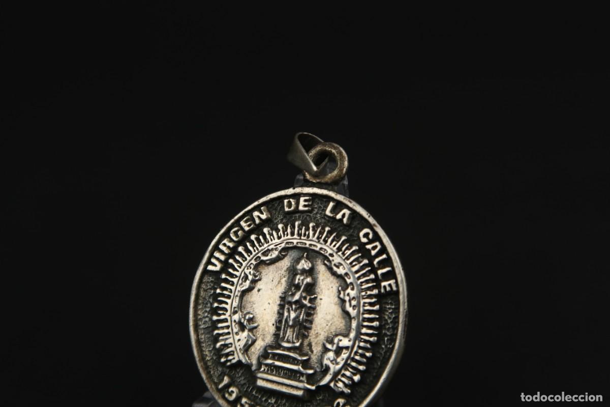 Antig&uuml;edades: Antigua Medalla Religiosa de Plata - Foto 3