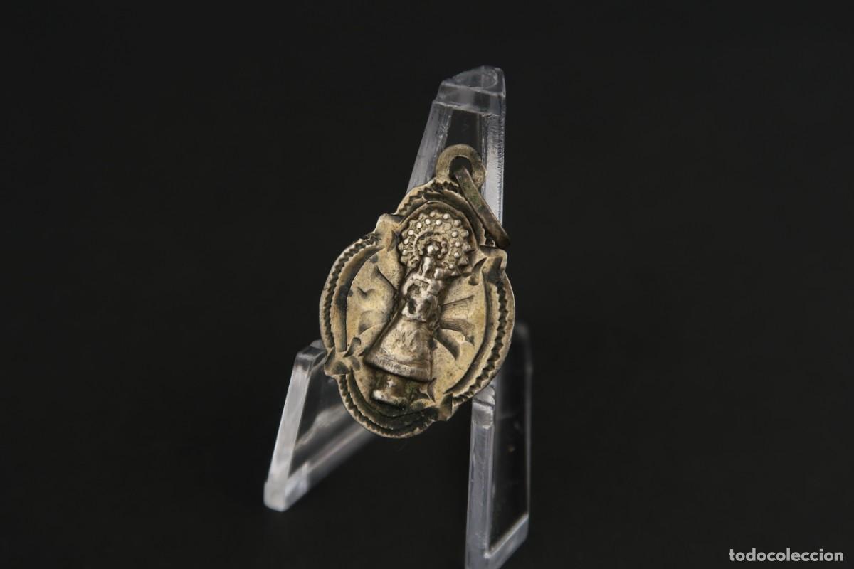 Antig&uuml;edades: Antigua Medalla Religiosa de Plata - Foto 1