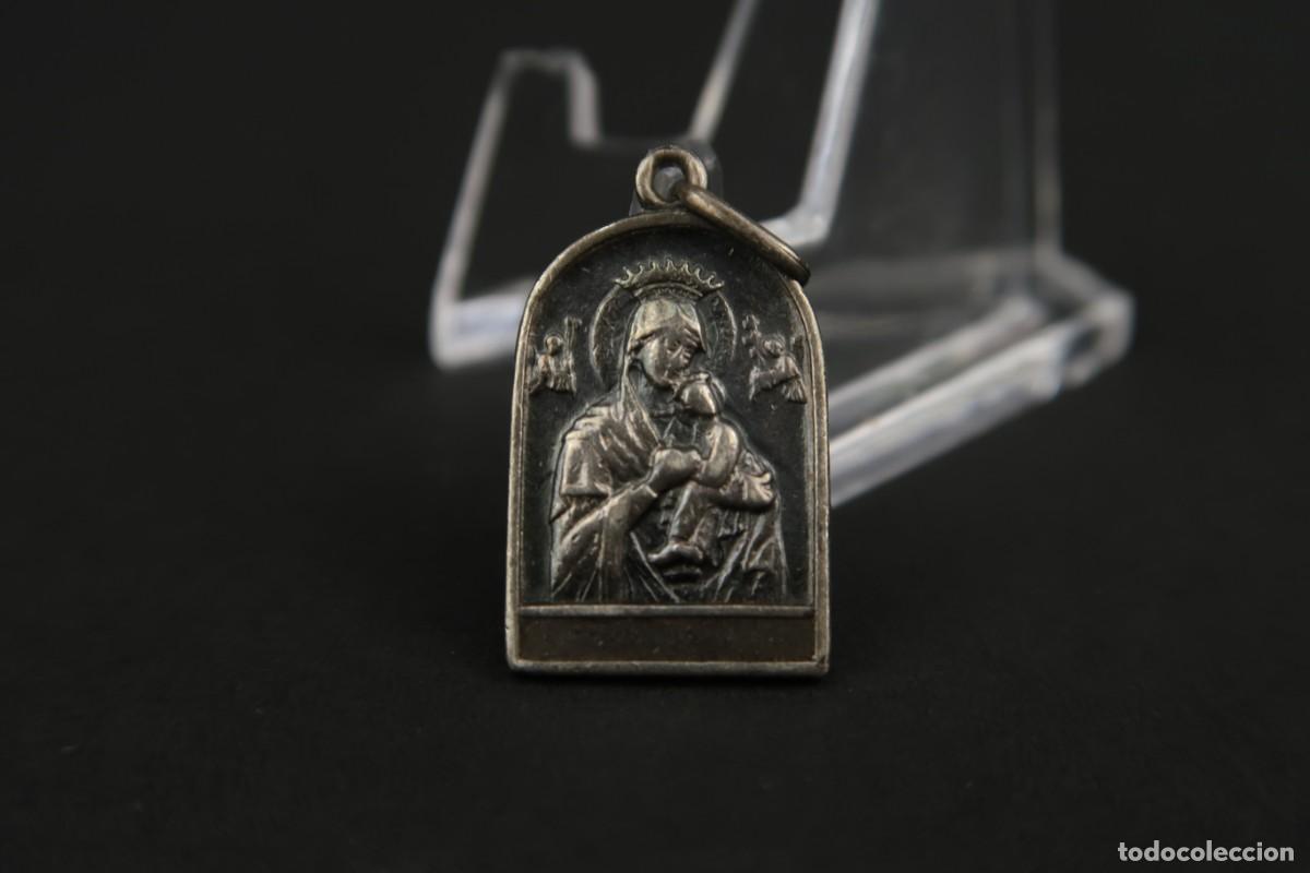 Antig&uuml;edades: Antigua Medalla Religiosa de Plata - Foto 3
