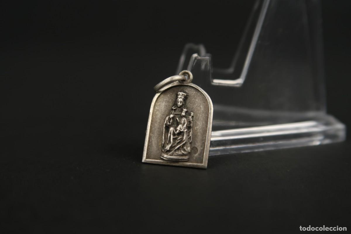 Antig&uuml;edades: Antigua Medalla Religiosa de Plata - Foto 1