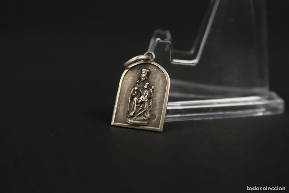 Antig&uuml;edades: Antigua Medalla Religiosa de Plata - Foto 2