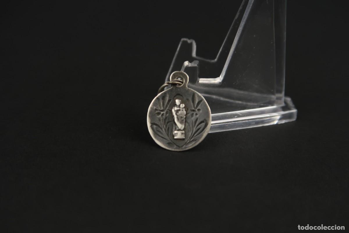 Antig&uuml;edades: Antigua Medalla Religiosa de Plata - Foto 1