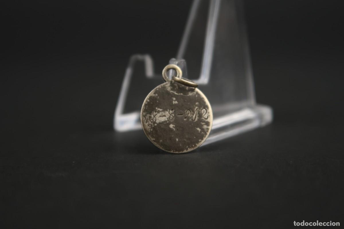 Antig&uuml;edades: Antigua Medalla Religiosa de Plata - Foto 4