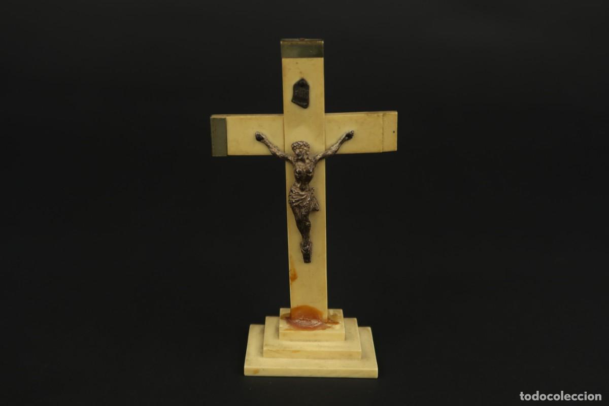 Antig&uuml;edades: Antiguo Crucifijo Frances de Celuloide - Foto 1