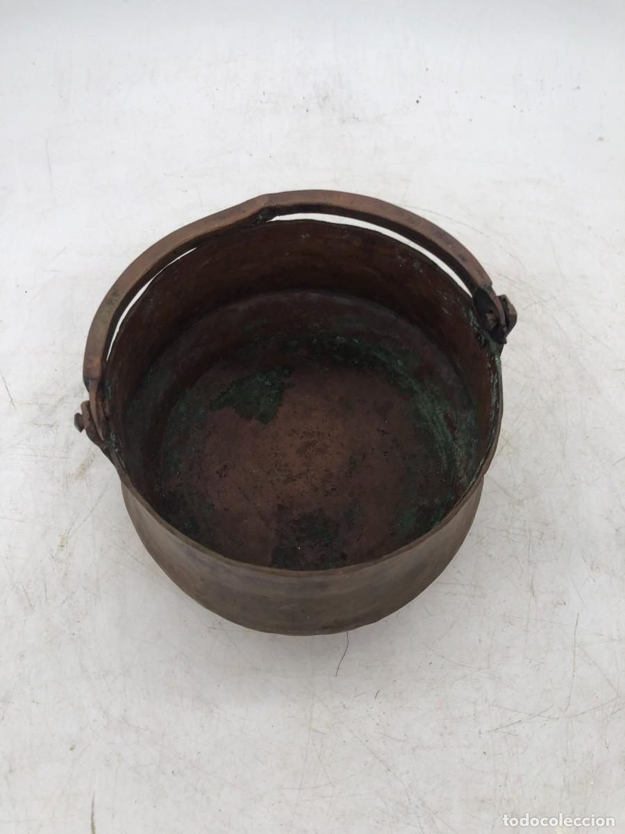 Antig&uuml;edades: simpatico calderito de cobre - Foto 2
