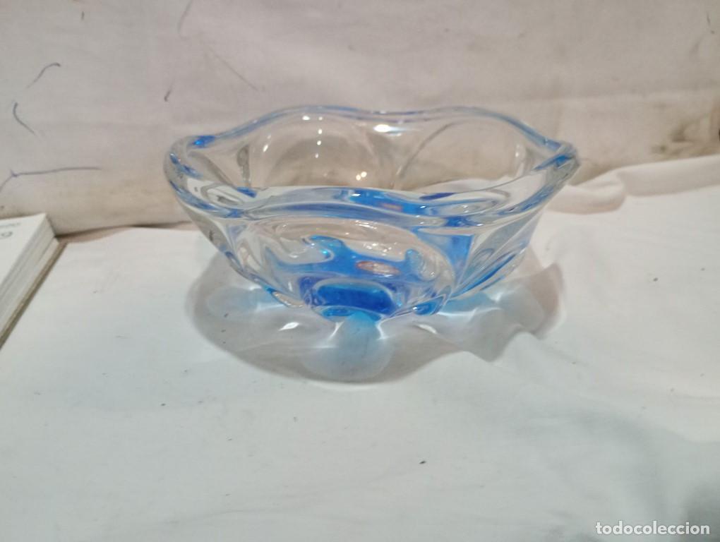 Antig&uuml;edades: cuenco de cristal azul - Foto 1