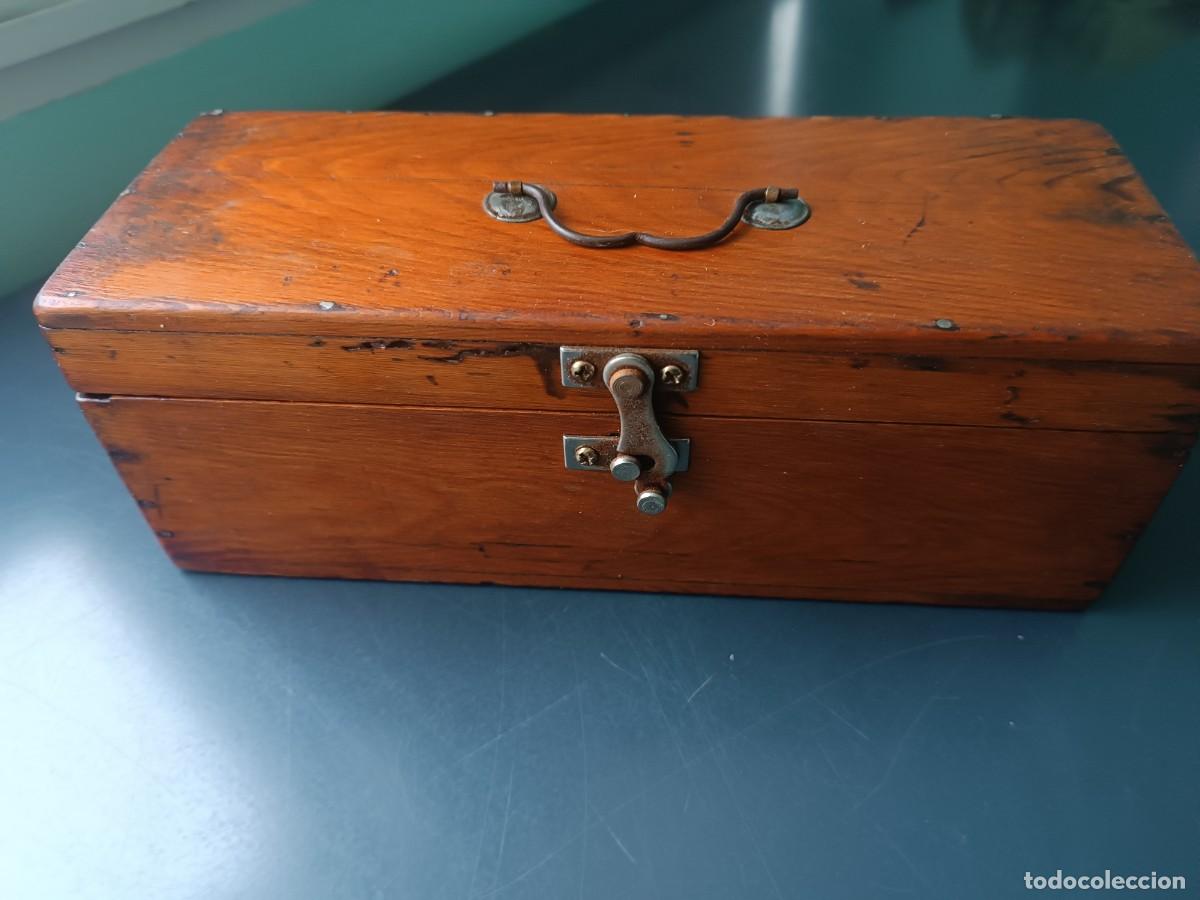 Antig&uuml;edades: Caja de madera antigua. - Foto 1