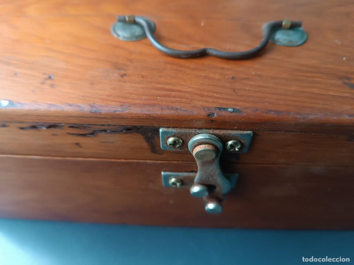 Antig&uuml;edades: Caja de madera antigua. - Foto 6