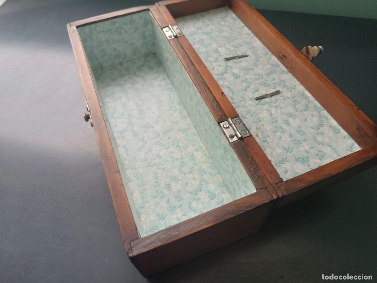 Antig&uuml;edades: Caja de madera antigua. - Foto 9